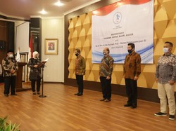 Menaker Resmikan Pengurus YPBN Periode 2020-2023