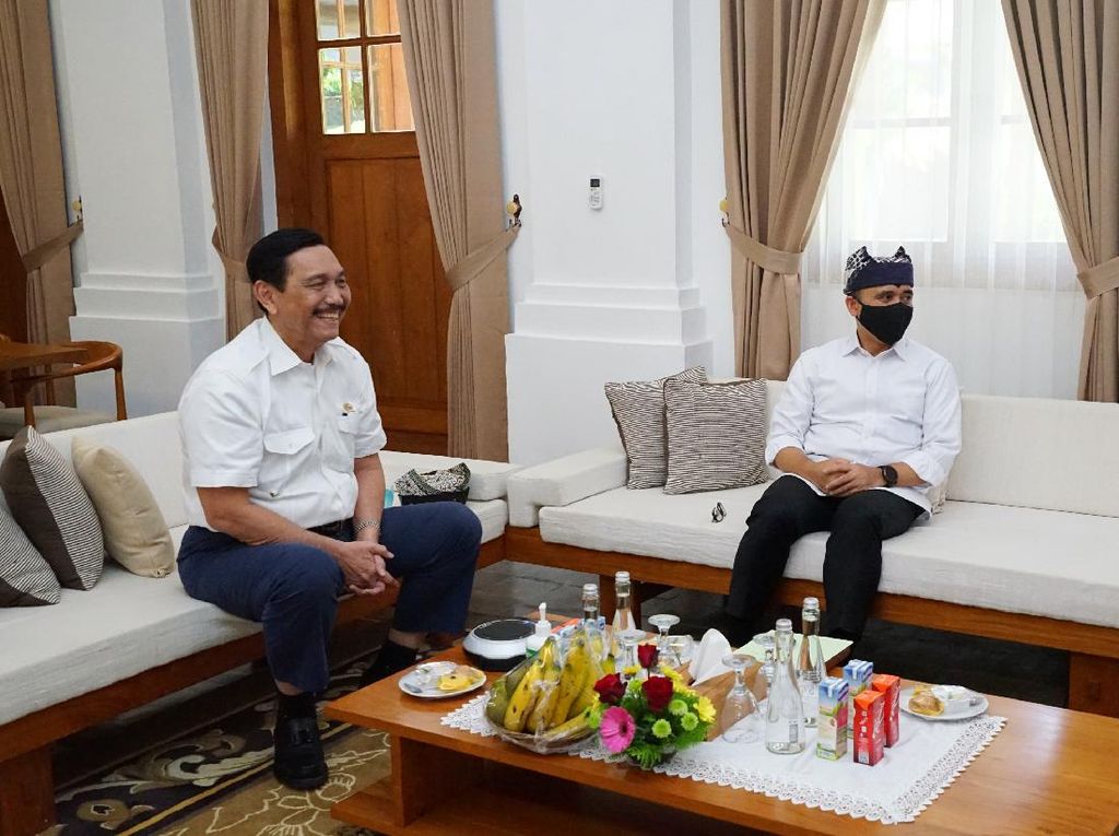 Luhut Sebut Vaksin COVID-19 dari 3 Negara Sudah Datang ke Indonesia Luhut Sebut Vaksin COVID-19 dari 3 Negara Sudah Datang ke Indonesia