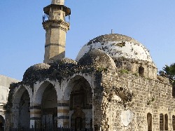 Tentara Israel Porak-porandakan Masjid Terbesar di Gaza