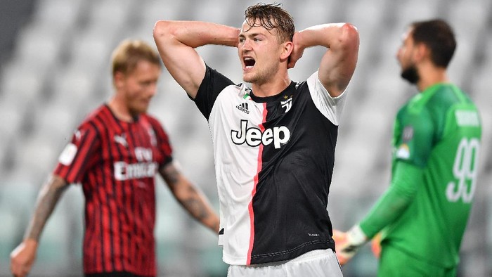 TURIN, ITALY - JUNE 12:  Matthijs de Ligt of Juventus reacts during the Coppa Italia Semi-Final Second Leg match between Juventus and AC Milan at Allianz Stadium on June 12, 2020 in Turin, Italy.  (Photo by Valerio Pennicino/Getty Images)