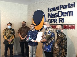 NasDem Serahkan Dukungan ke Saraswati Ponakan Prabowo di Pilkada Tangsel