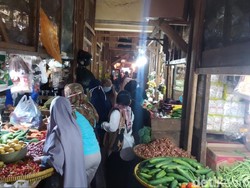 Jelang Idul Adha, Harga Kebutuhan Pokok di Pasar Kuningan Merangkak Naik