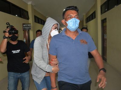 Penampakan Artis Vernita Syabilla Diperiksa Terkait Dugaan Prostitusi