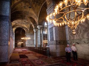 Terpopuler Sepekan: Jemaah Tertular Corona Saat Salat di Hagia Sophia Terpopuler Sepekan: Jemaah Tertular Corona Saat Salat di Hagia Sophia