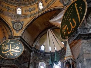 Usai Hagia Sophia, Erdogan Juga Ubah Gereja Bersejarah Chora Jadi Masjid Usai Hagia Sophia, Erdogan Juga Ubah Gereja Bersejarah Chora Jadi Masjid