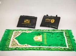 Jamaah Haji 2020 Dapat Sajadah Steril dalam Tas