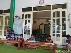 Alhamdulillah, Masjid Ini Sediakan WiFi Gratis untuk Anak Belajar Online