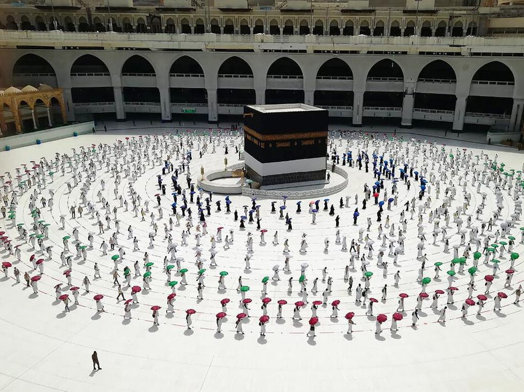 COVID-19 Global Melonjak, Arab Saudi Pertimbangkan Lagi Larangan Haji dari Luar Negeri