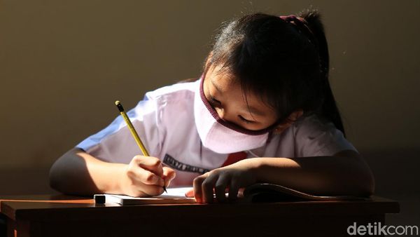 10 Jawaban Ngadi-ngadi Murid yang Bikin Gurunya Tepok Jidat, Lucu Banget!