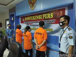 Akal-akalan WN China Jual Sandal dengan Dalih Wisata