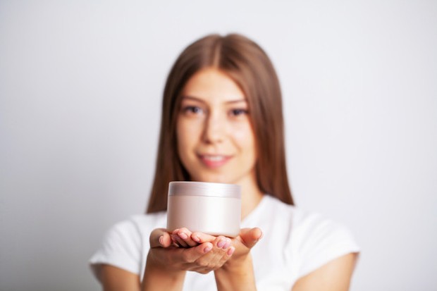 skincare yang tak terpakai dapat didonasikan kepada mereka yang lebih membutuhkan, misalnya perias jenazah