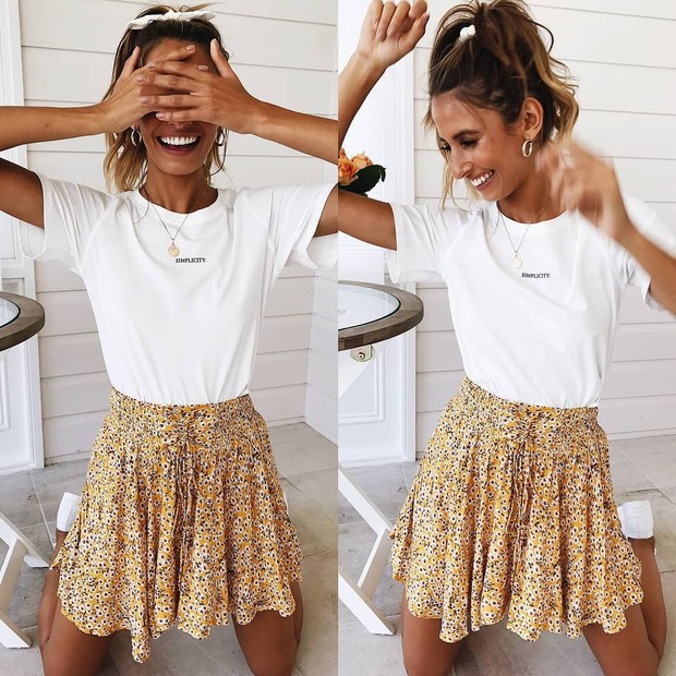 Kaos Putih dan Pattern Skirt/Pinterest.com Kaos Putih dan Pattern Skirt/Pinterest.com