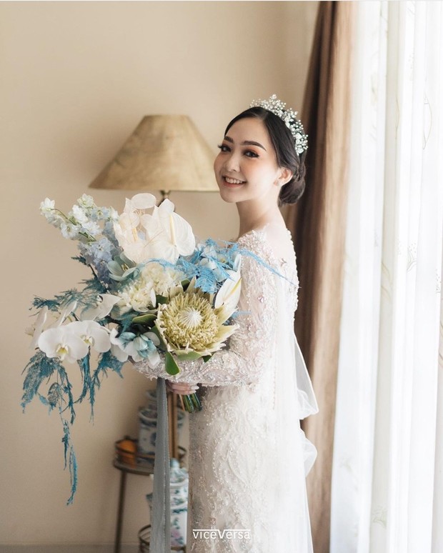 Hasil makeup ala Asta Riri ini tetap membuat pangling walau ia kerap berdandan.