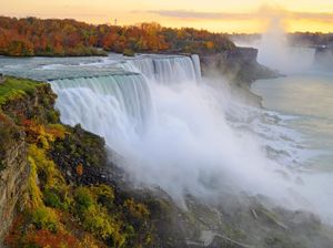 Seru Nih, Bisa Lebih Dekat Melihat Air Terjun Niagara
