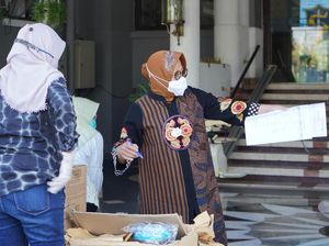 Bantuan APD untuk Surabaya Terus Mengalir
