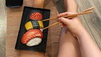 10 Body Painting Bertemakan Makanan Lezat Ini Bikin Lapar