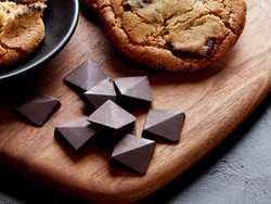 Insinyur Tesla Iseng Bikin Cokelat dengan Teknologi Tinggi