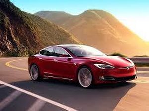Mantap! Beli Mobil Tesla Bisa Pakai Bitcoin