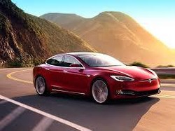Mantap! Beli Mobil Tesla Bisa Pakai Bitcoin