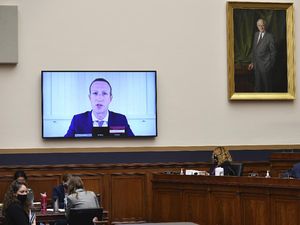 Zuckerberg Ngadu ke Trump Soal Bangkitnya Perusahaan China?