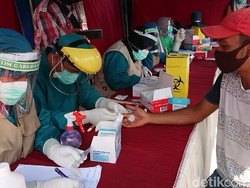 Jelang Idul Adha, Dinkes Tulungagung Rapid Test Puluhan Pedagang Sapi
