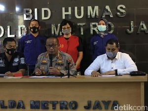 Video 2 Tersangka Penghina Ahok Tak Pernah Bertemu, Cuma Chatting Video 2 Tersangka Penghina Ahok Tak Pernah Bertemu, Cuma Chatting