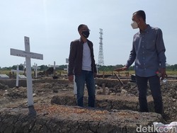 Curhat Pengacara di Surabaya Gagal Pindah Jenazah Ayah dari Makam COVID-19
