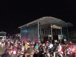 Kurangi Kemacetan Mudik Toron ke Madura, Jalur Mobil di Suramadu Dibuka