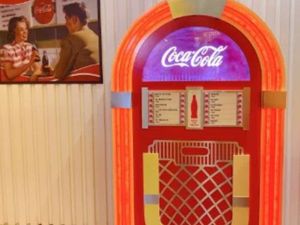 Keren! Begini Tampilan Kafe Coca Cola Pertama di Dunia