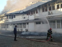 Kantor Dinas Kesehatan Sulsel Terbakar, Sejumlah Ruangan Hangus