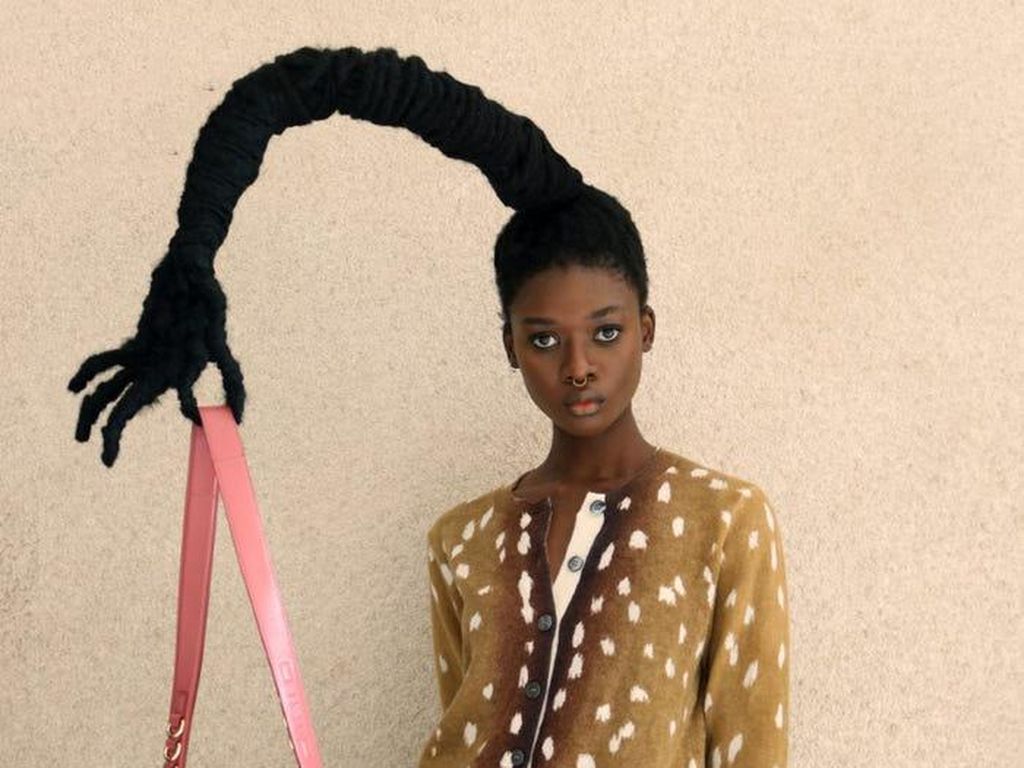 Viral karena Rambut Dibentuk bak Patung, Wanita Ini Jadi Model Marc Jacobs Viral karena Rambut Dibentuk bak Patung, Wanita Ini Jadi Model Marc Jacobs