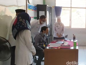 Nadiem Tinjau SDN di Bogor Lalu Sapa Siswa Online: Sudah Kangen Sekolah? Nadiem Tinjau SDN di Bogor Lalu Sapa Siswa Online: Sudah Kangen Sekolah?