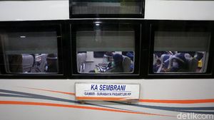Menengok Suasana Mudik Idul Adha di Stasiun Gambir