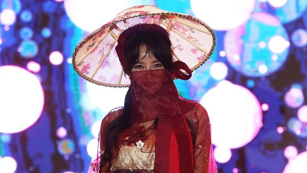Model-Model Cantik Korea Fashion Show Pakai Masker