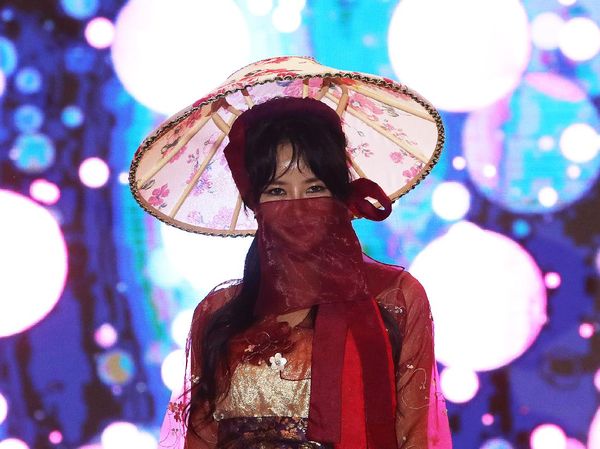 Model-Model Cantik Korea Fashion Show Pakai Masker