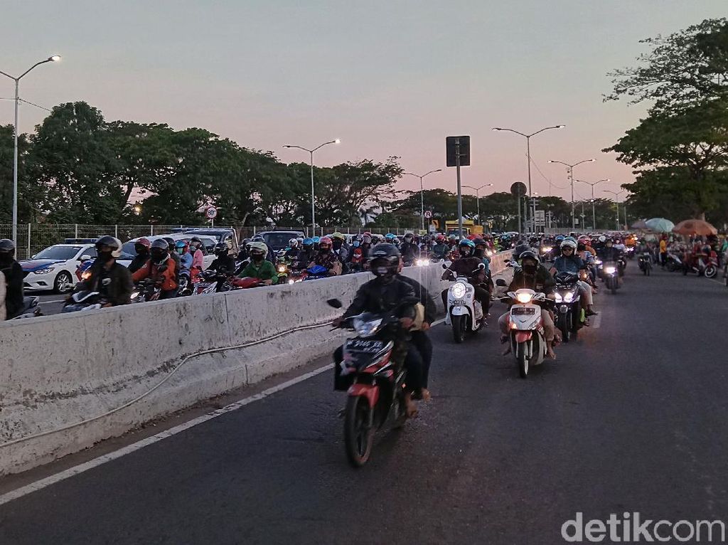 Polres Tanjung Perak Siapkan Penyekatan Tiga Titik Jelang Lebaran Polres Tanjung Perak Siapkan Penyekatan Tiga Titik Jelang Lebaran