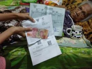 Bantuan Tunai untuk Warga Desa Sekitar Candi Prambanan