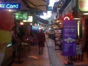 Foto: Pub Street, Sisi Lain Wisata Malam di Kamboja