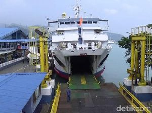 Pelabuhan Merak Mulai Ramai