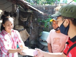 Cerita Warga Surabaya di Tengah Pandemi Dapat Bantuan Program Rajawali Berbagi