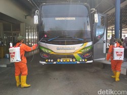 Jelang Mudik Idul Adha, Terminal Harjamukti Disemprot Disinfektan