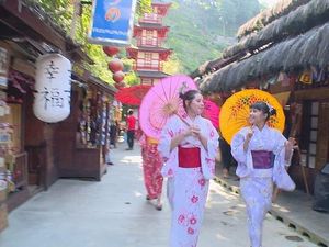 Celebrity On Vacation : Wisata Bandung Rasa Jepang