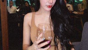 Momen Kuliner Vernita Syabilla yang Sering Nongkrong di Kafe Hits