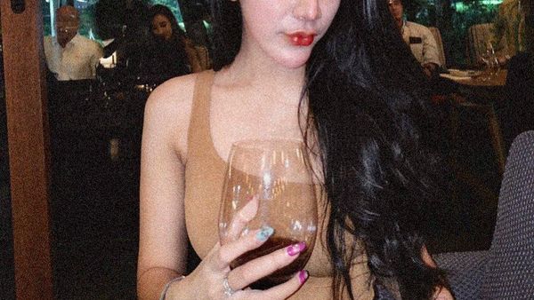 Momen Kuliner Vernita Syabilla yang Sering Nongkrong di Kafe Hits