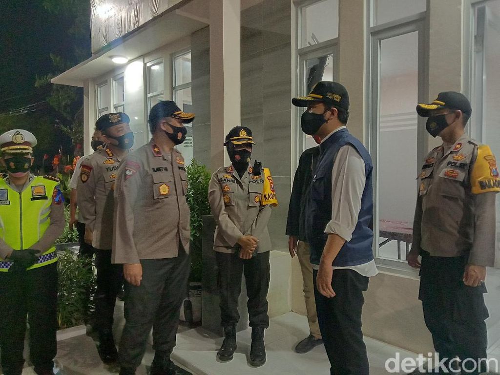Cek Mudik Toron di Suramadu, Wagub Emil: Jangan ada Mobilitas Berlebih Cek Mudik Toron di Suramadu, Wagub Emil: Jangan ada Mobilitas Berlebih
