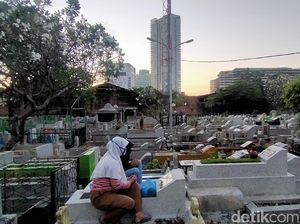 Makam di Ngagel Surabaya Sepi Peziarah Jelang Idul Adha