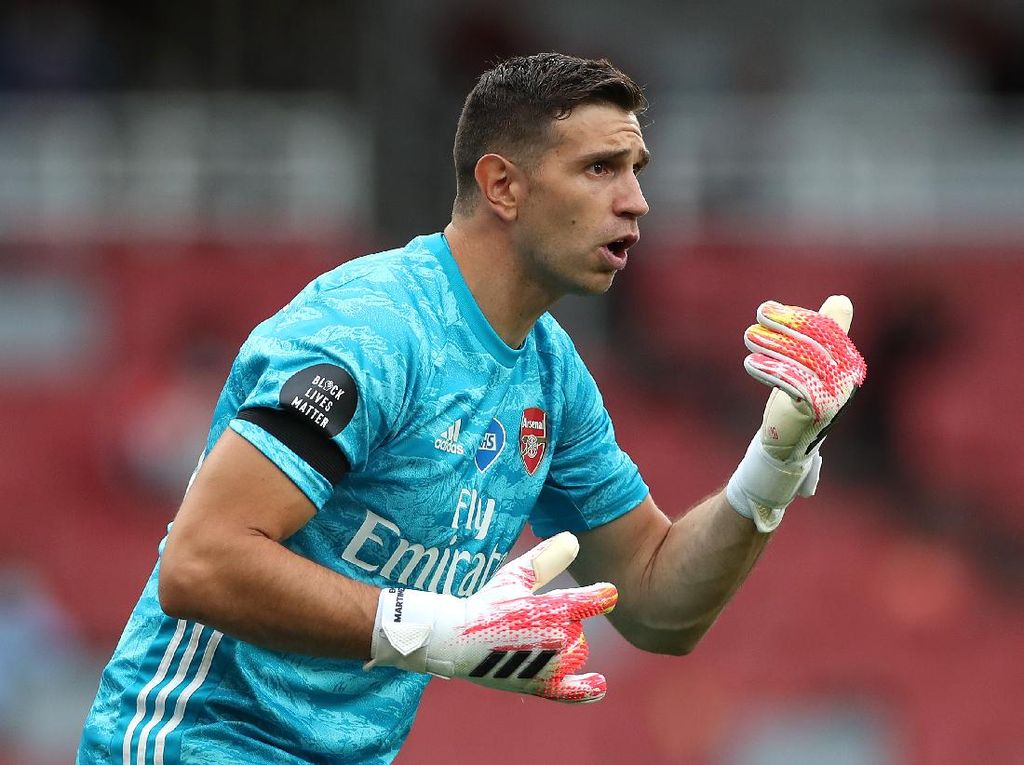 Duh Arsenal... Dulu Jual Kiper Bagus, Kini Mau Beli Kiper Degradasi Duh Arsenal... Dulu Jual Kiper Bagus, Kini Mau Beli Kiper Degradasi