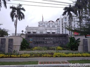 Gubsu Bobby Targetkan Nilai Investasi di Sumut Capai Rp 100 T Tahun Ini Gubsu Bobby Targetkan Nilai Investasi di Sumut Capai Rp 100 T Tahun Ini