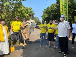 Airlangga Hartarto: Berkurban Ingatkan Kita untuk Mengabdi ke Masyarakat