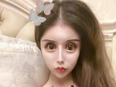 Wanita Ini Bak Boneka Setelah 60 Kali Oplas, Wajah Aslinya Bikin Kaget
